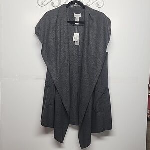 Le Moda grey Polar Fleece vest.  OS with large front pockets. Super soft & cozy